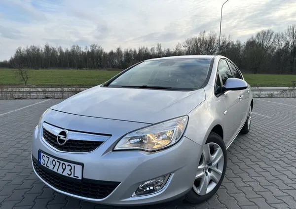 śląskie Opel Astra cena 27500 przebieg: 113000, rok produkcji 2010 z Zabrze